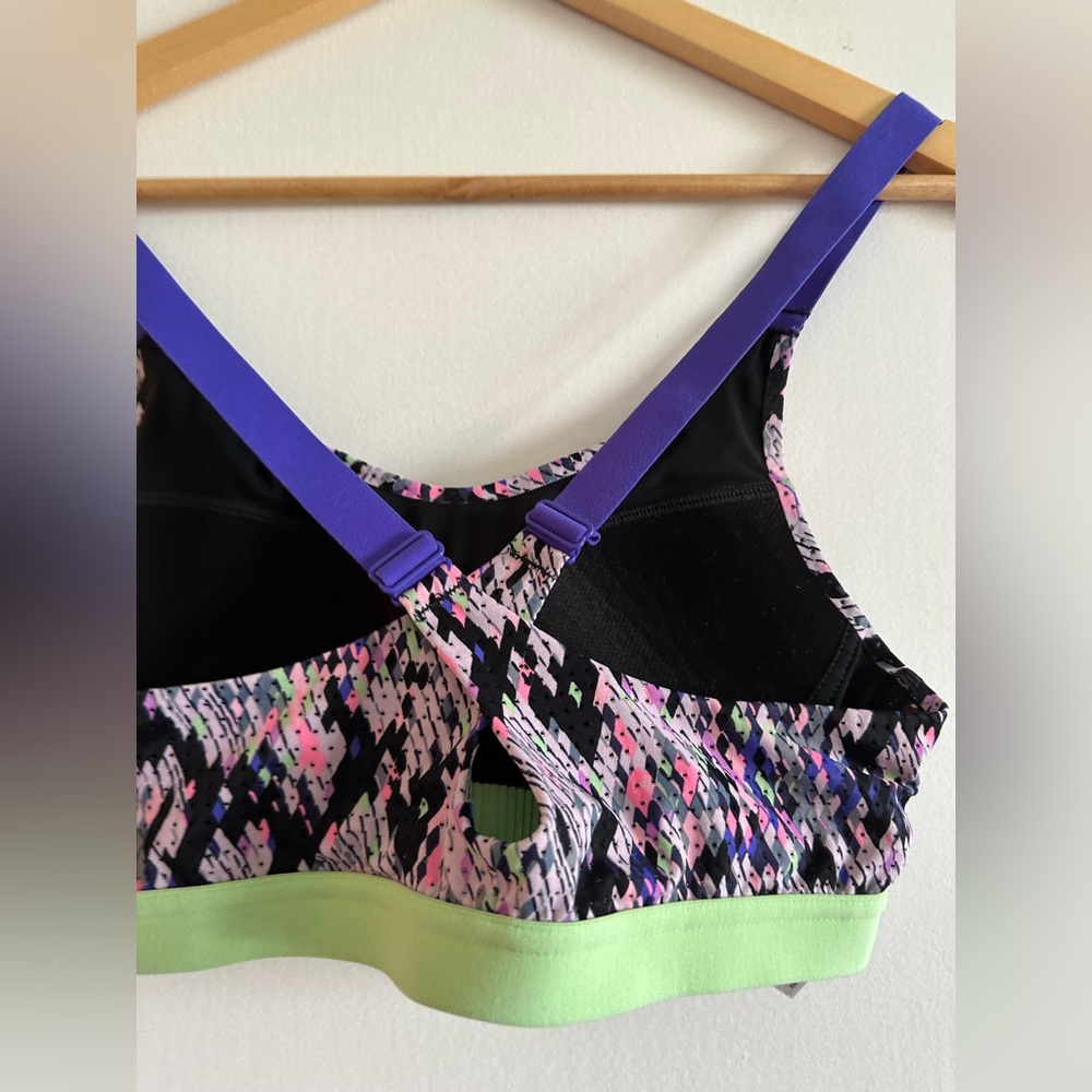 Victoria’s Secret VSX Sport Athletic Crossback Adjustable Strap Sports Bra - Picture 4 of 6